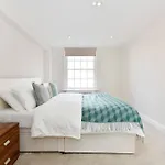Three Bedrooom Flat In Heart Of London
