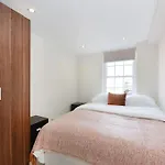 Three Bedrooom Flat In Heart Of London